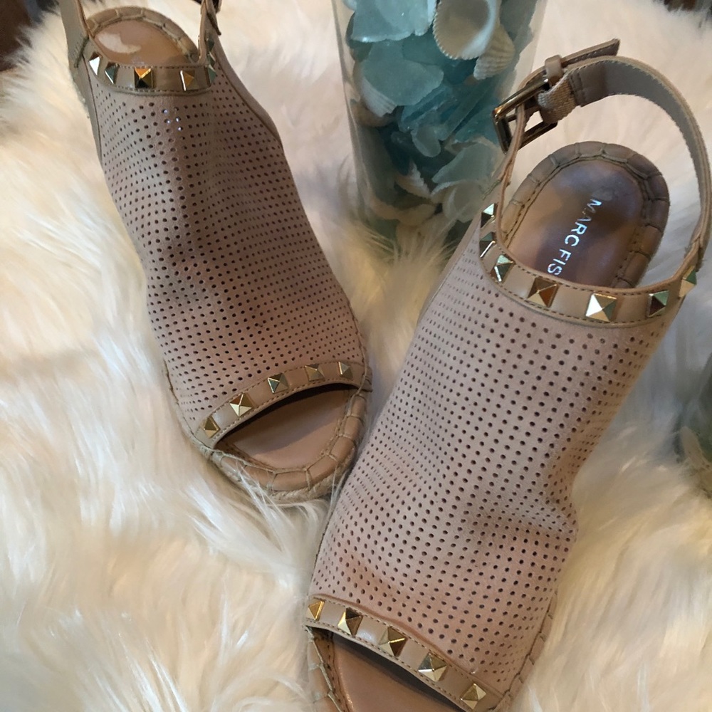 🎉HOST PICK🎉- Blush Color Studded Wedges NWOT